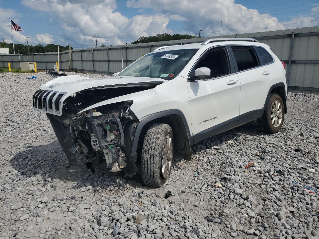 2015 Jeep Cherokee Limited, VIN 1C4PJMDBXFW737016 — Front end