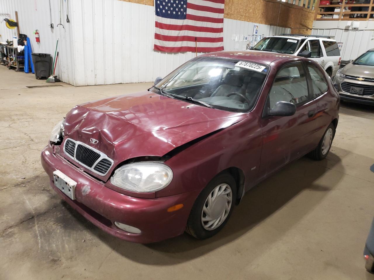 1999 Daewoo Lanos SE, VIN KLATB2261XB326948 — Front end