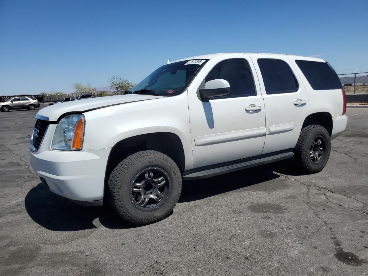 2007 GMC Yukon SLT, VIN 1GKFC13017R220907 — Minor dents and scratches