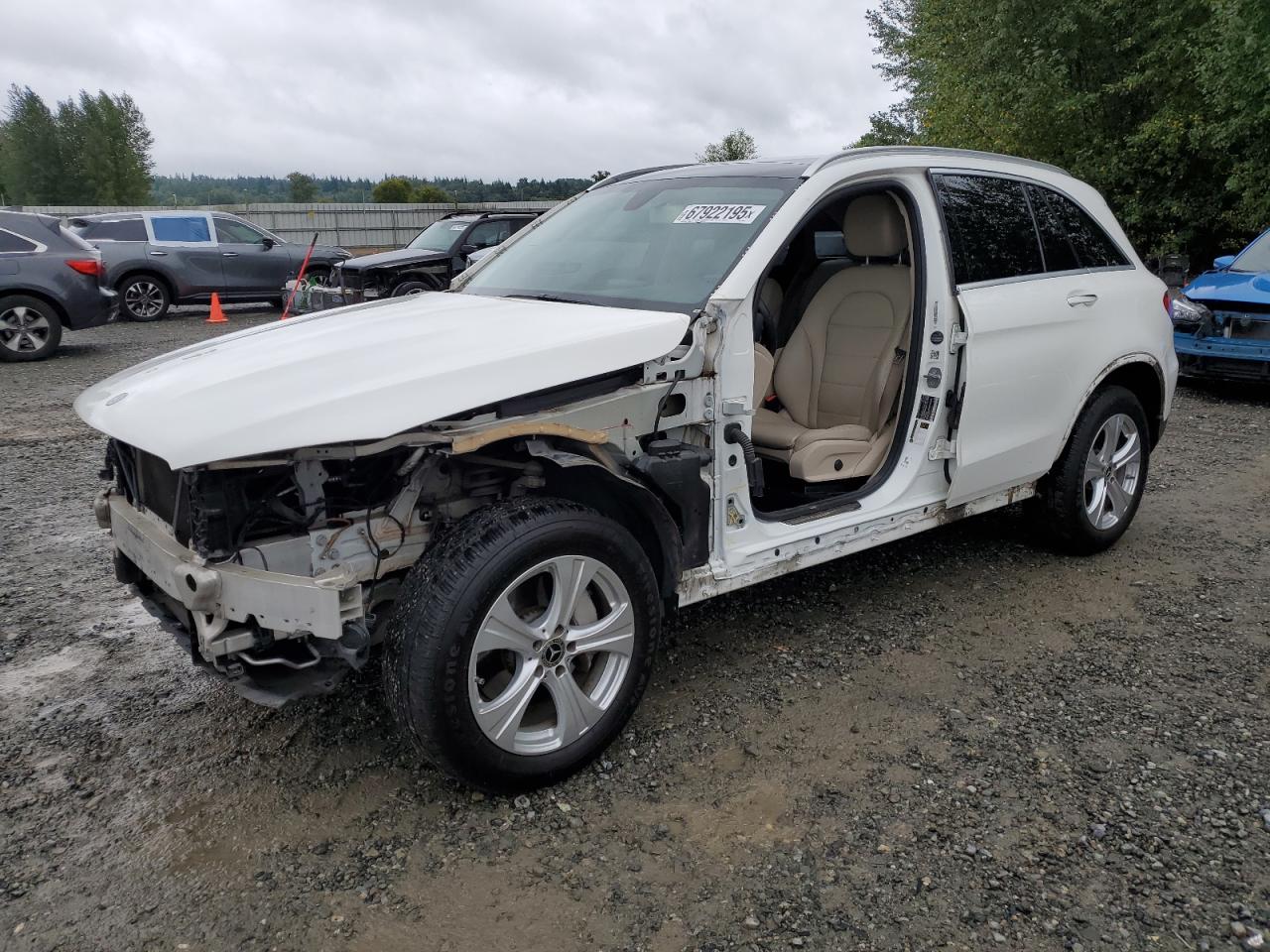 2018 Mercedes-Benz GLC 300, VIN WDC0G4JB2JV084596 — Front end