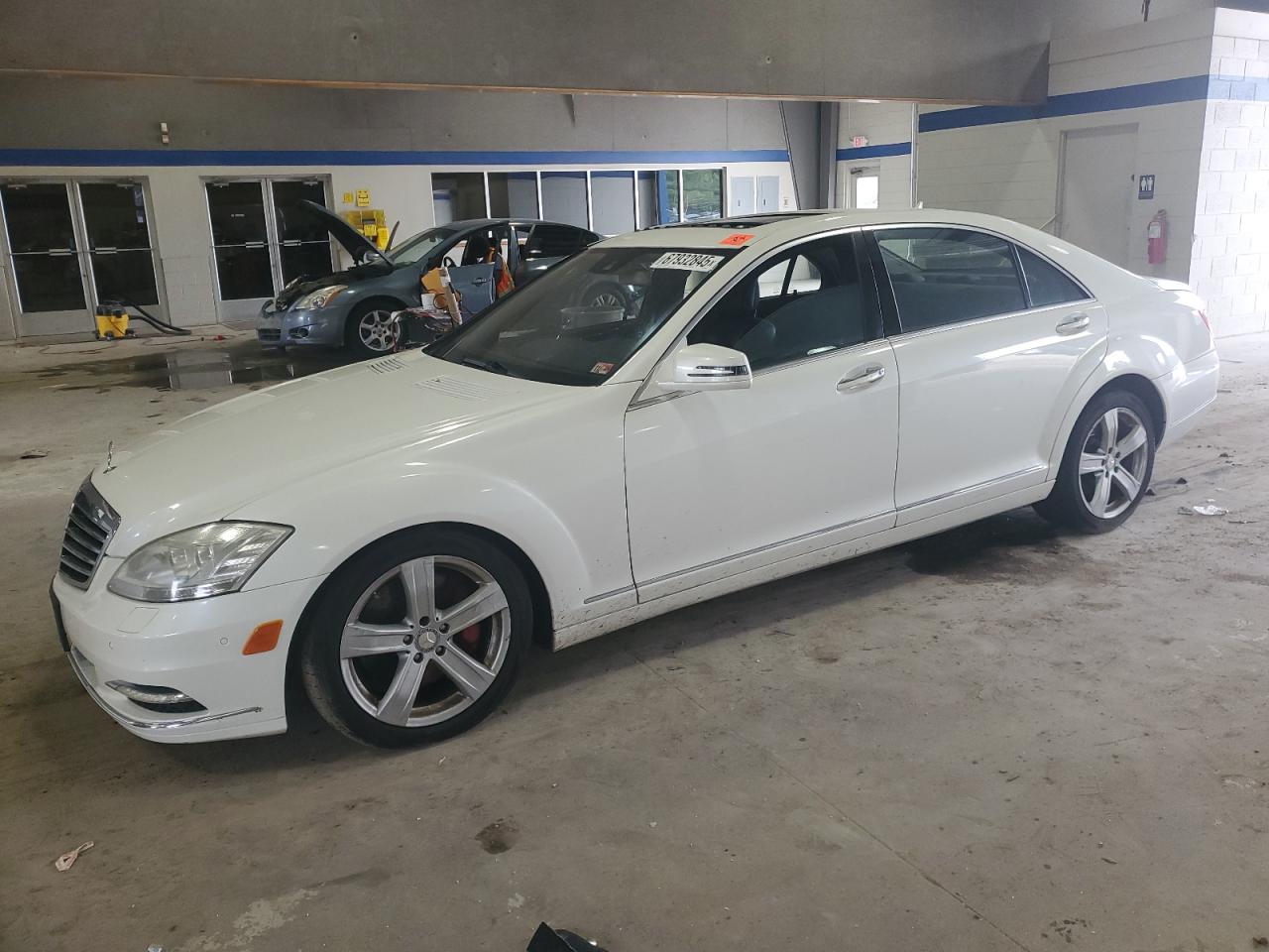 2010 Mercedes-Benz S 550, VIN WDDNG8GB1AA348138 — Mechanical