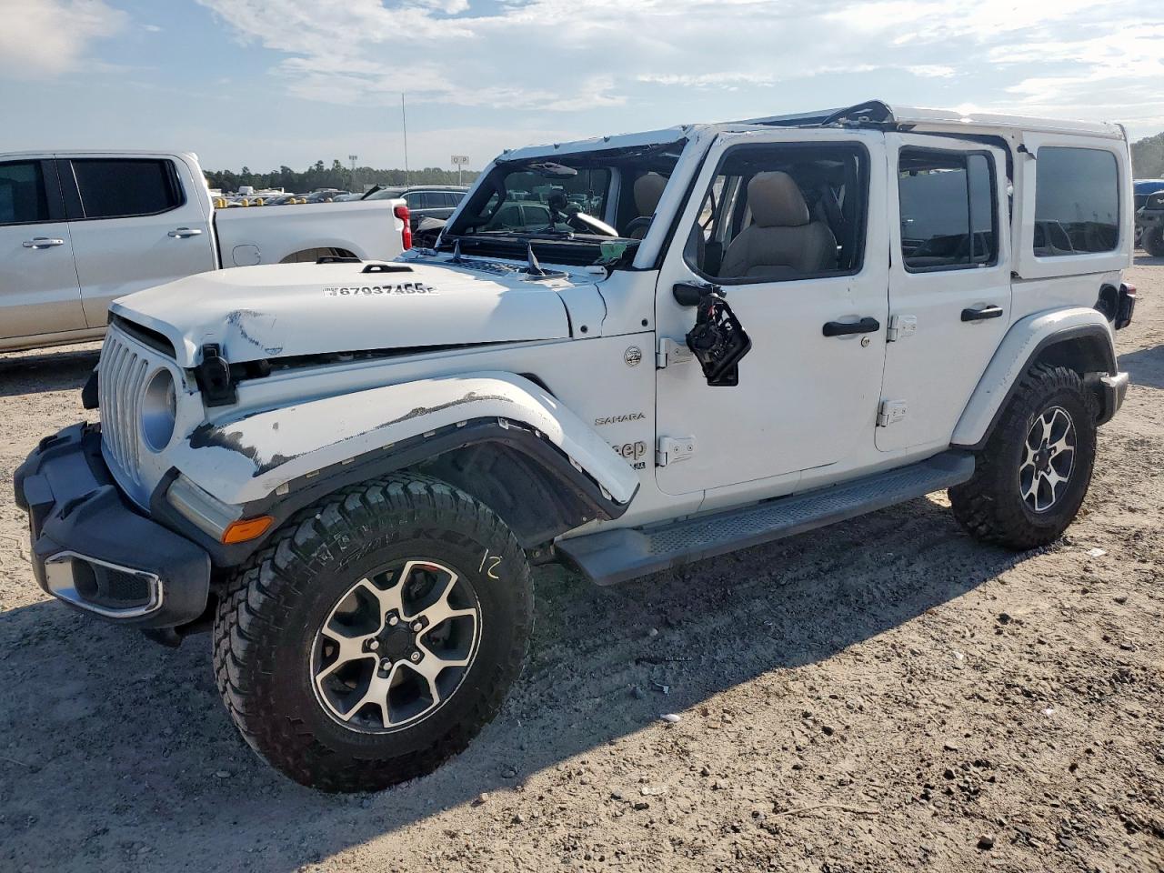 2018 Jeep Wrangler Unlimited Sahara, VIN 1C4HJXEN3JW226092 — Rollover