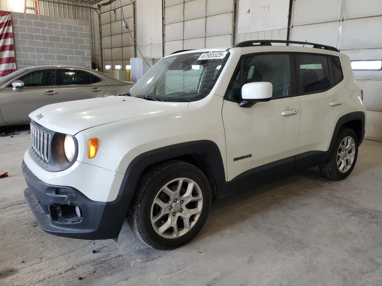 2016 Jeep Renegade Latitude, VIN ZACCJABT9GPC67195 — Front end