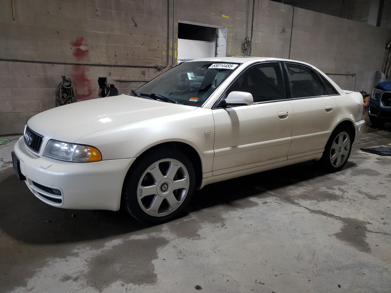 2001 Audi S4, VIN WAURD68D71A127861 — Зад