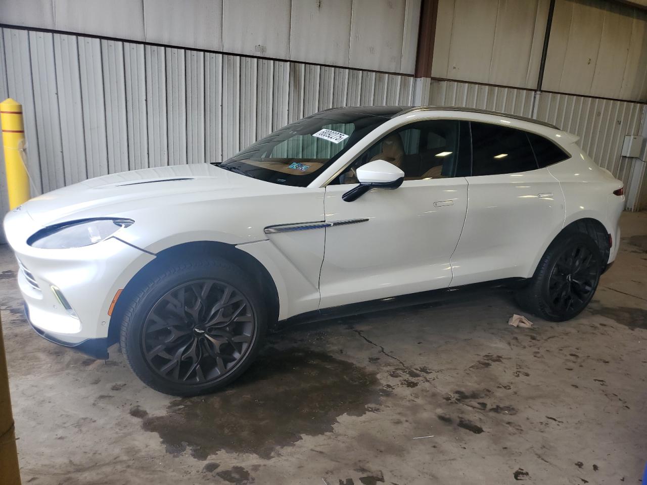 2021 Aston Martin DBX, VIN SCFVUJAW1MTV01147 — Front end