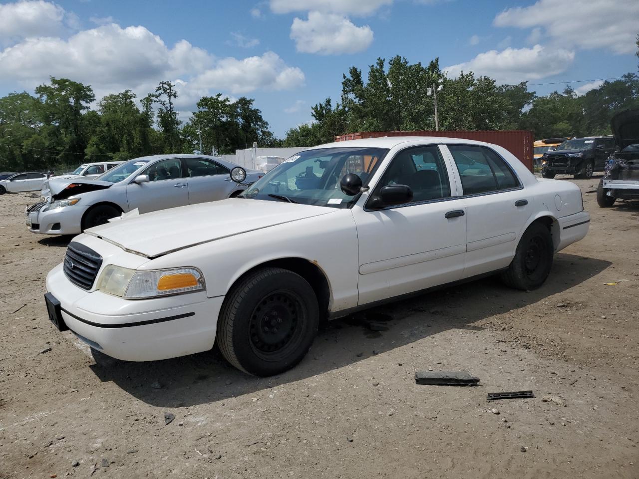 1999 Ford Crown Victoria Police, VIN 2FAFP71W6XX208628 — Rear end
