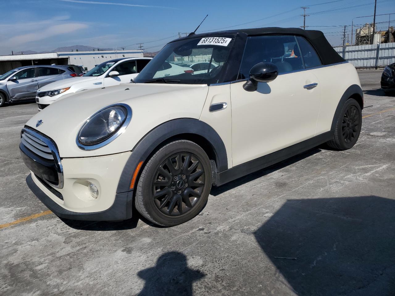 2019 MINI Convertible Cooper, VIN WMWWG5C58K3H08489 — Перед