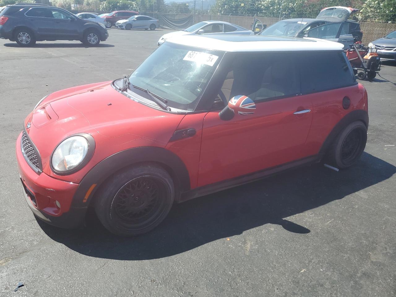 2012 MINI Hardtop S, VIN WMWSV3C53CTY18874 — Вандализм