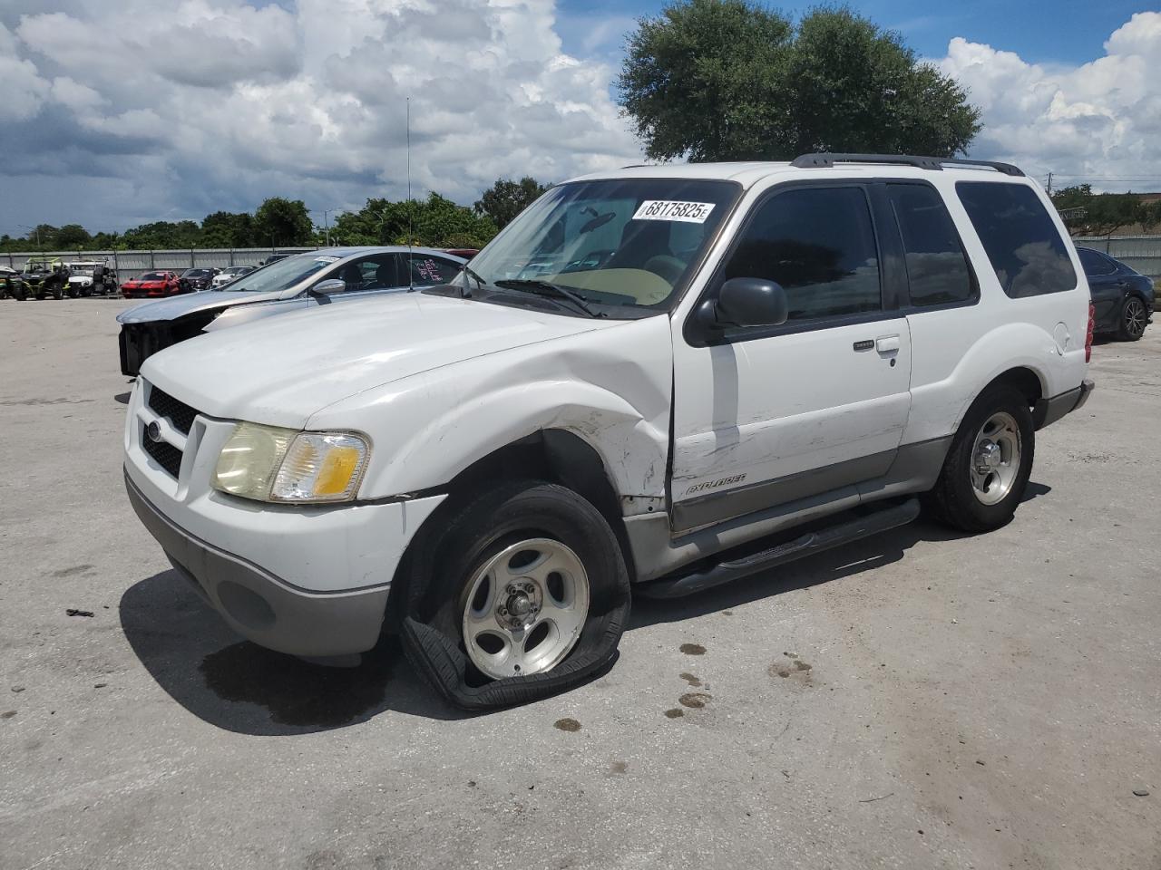 2002 Ford Explorer Sport Value, VIN 1FMYU60E02UD52699 — Front end