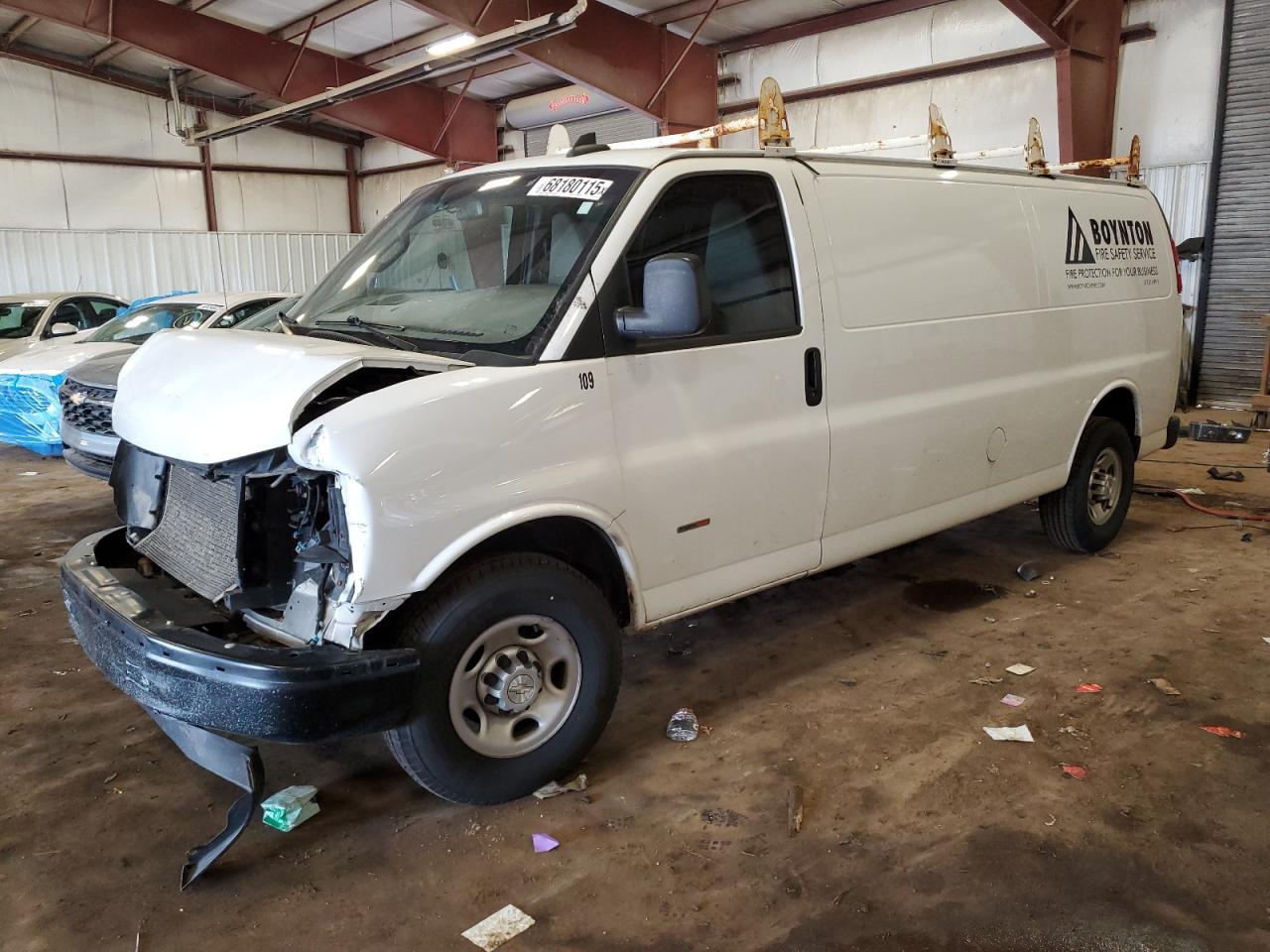 2021 Chevrolet Express G2500, VIN 1GCWGBF12M1311222 — Перед