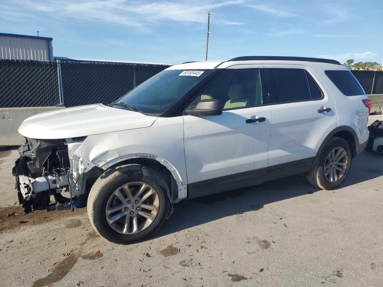 2017 Ford Explorer, VIN 1FM5K7B86HGD00278 — Front end