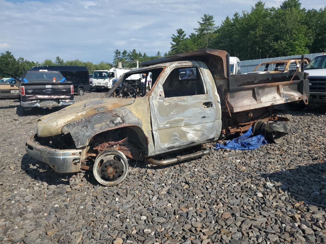 2002 Chevrolet Silverado 3500, VIN 1GBJK34U92E281240 — Burn