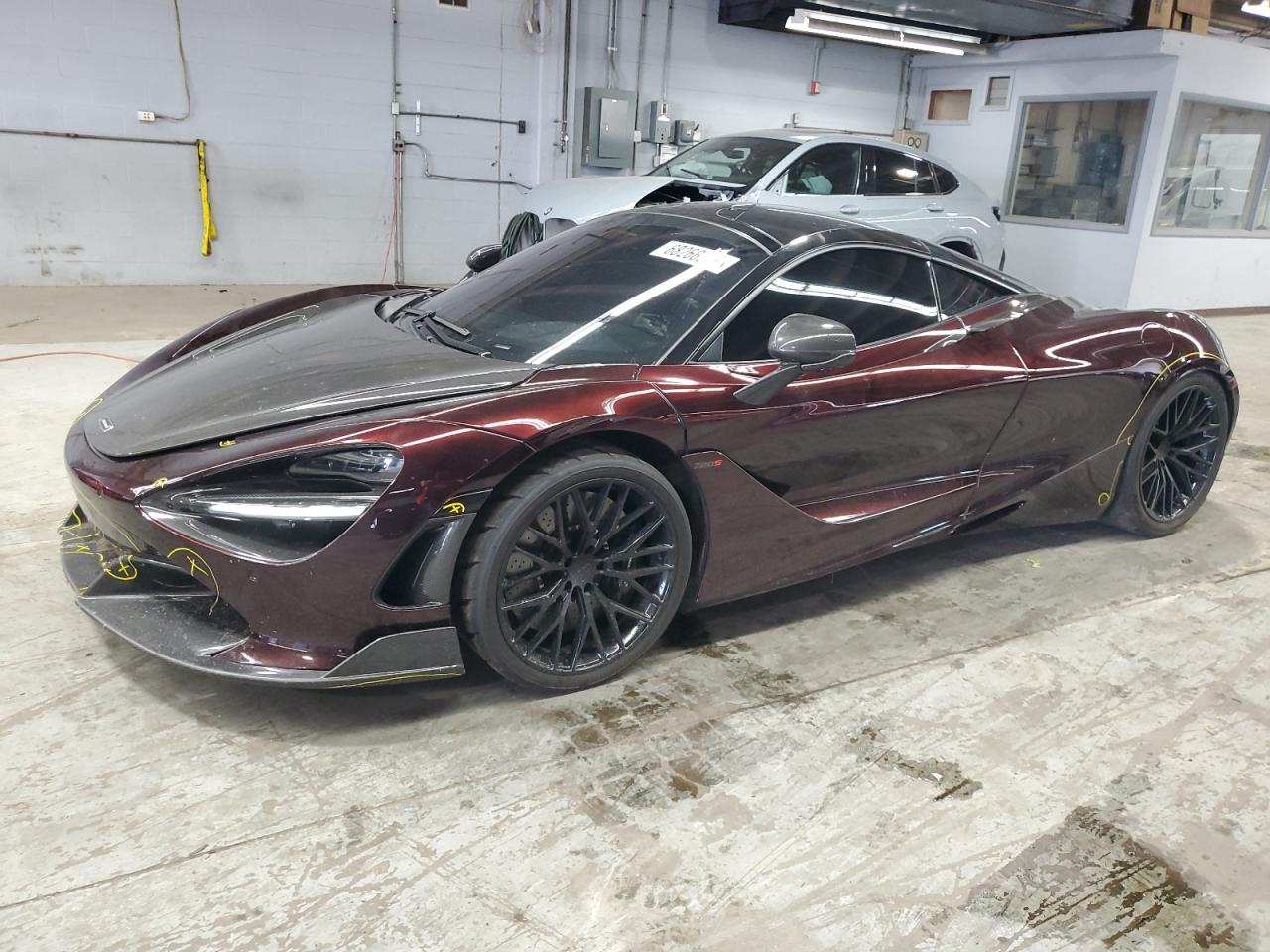2018 McLaren 720S, VIN SBM14DCA0JW000641 — Зад