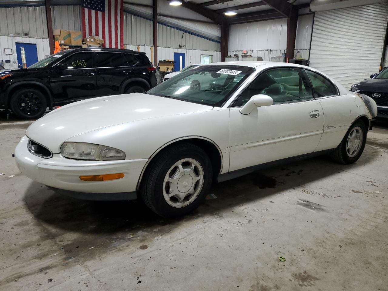 1998 Buick Riviera, VIN 1G4GD2219W4704781 — Burn