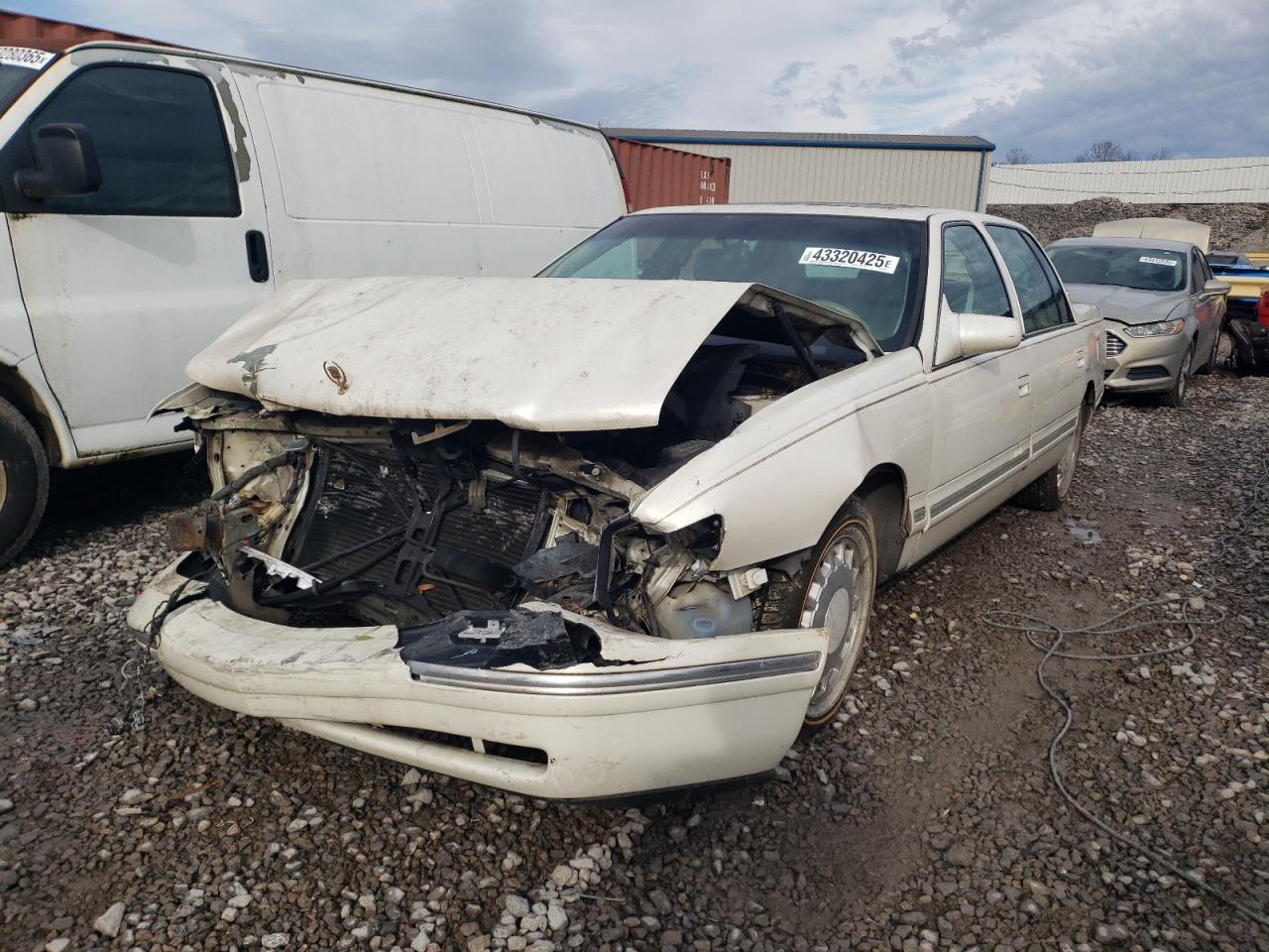 1997 Cadillac DeVille, VIN 1G6KD54Y1VU297129 — Перед
