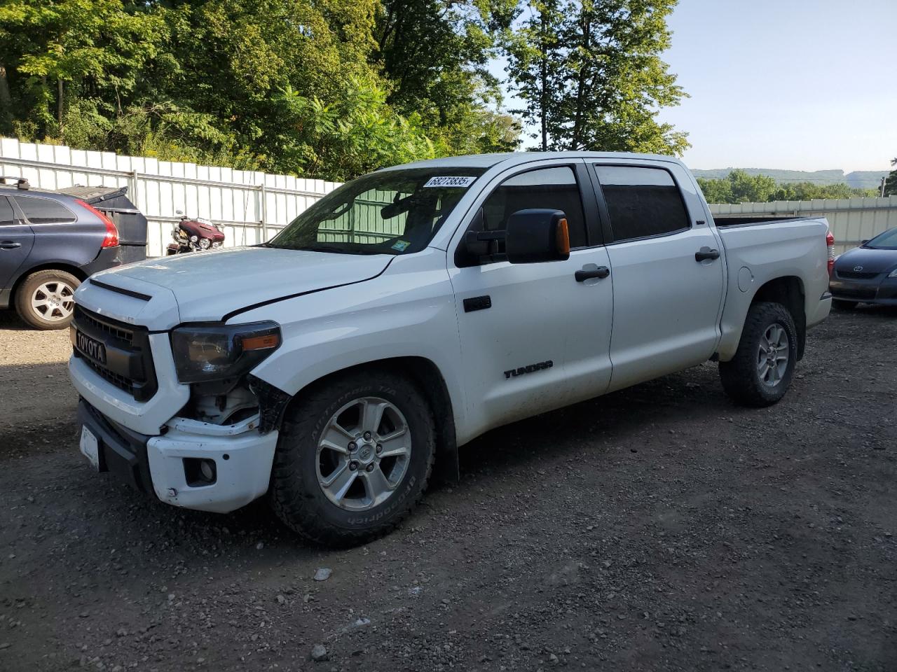2017 Toyota Tundra SR5, VIN 5TFDY5F13HX625535 — Фото с аукциона 1 of 4