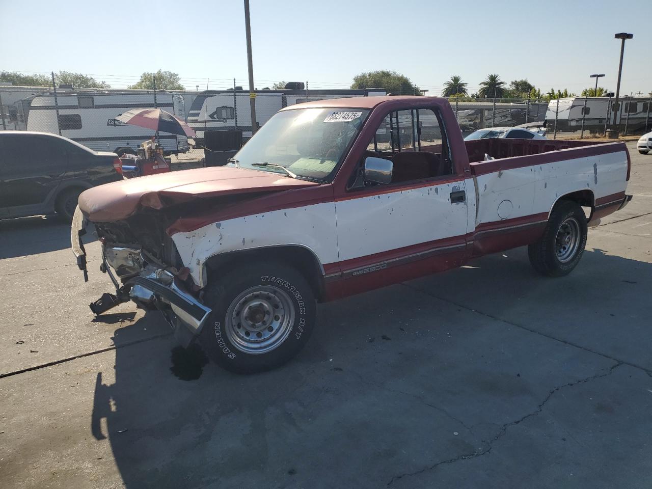 1990 GMC Sierra 2500, VIN 1GTFC24K1LE519865 — Front end