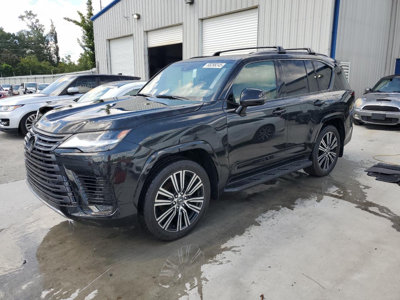 2024 Lexus LX 600 Luxury, VIN JTJGB7CX5R4062460 — Вандализм