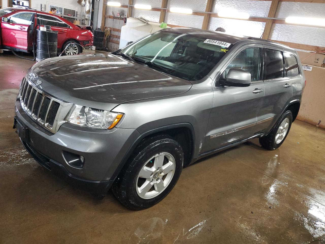 2013 Jeep Grand Cherokee Laredo, VIN 1C4RJFAG3DC612331 — Front end