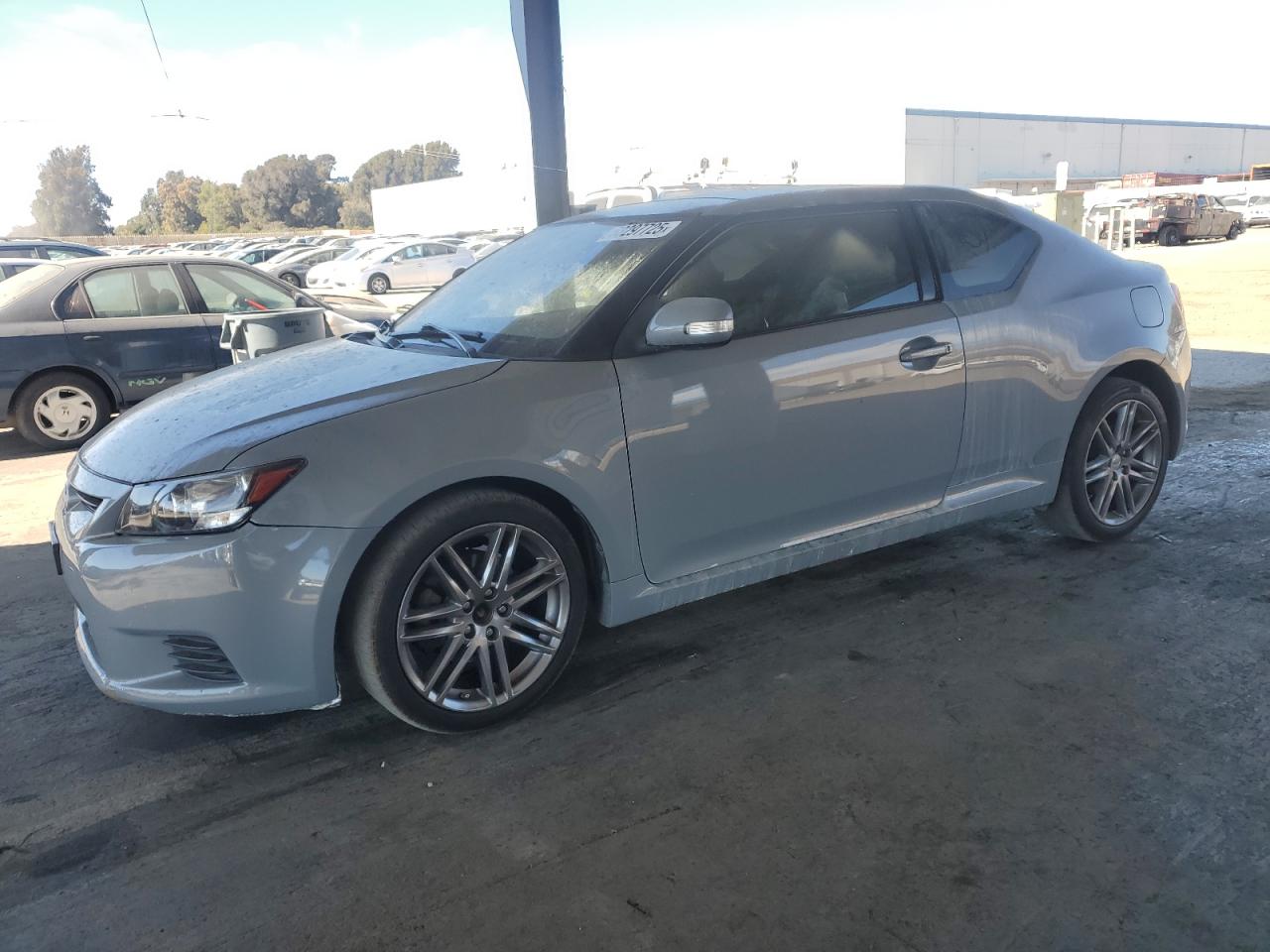2011 Scion tC, VIN JTKJF5C76B3022457 — Пожар в салоне