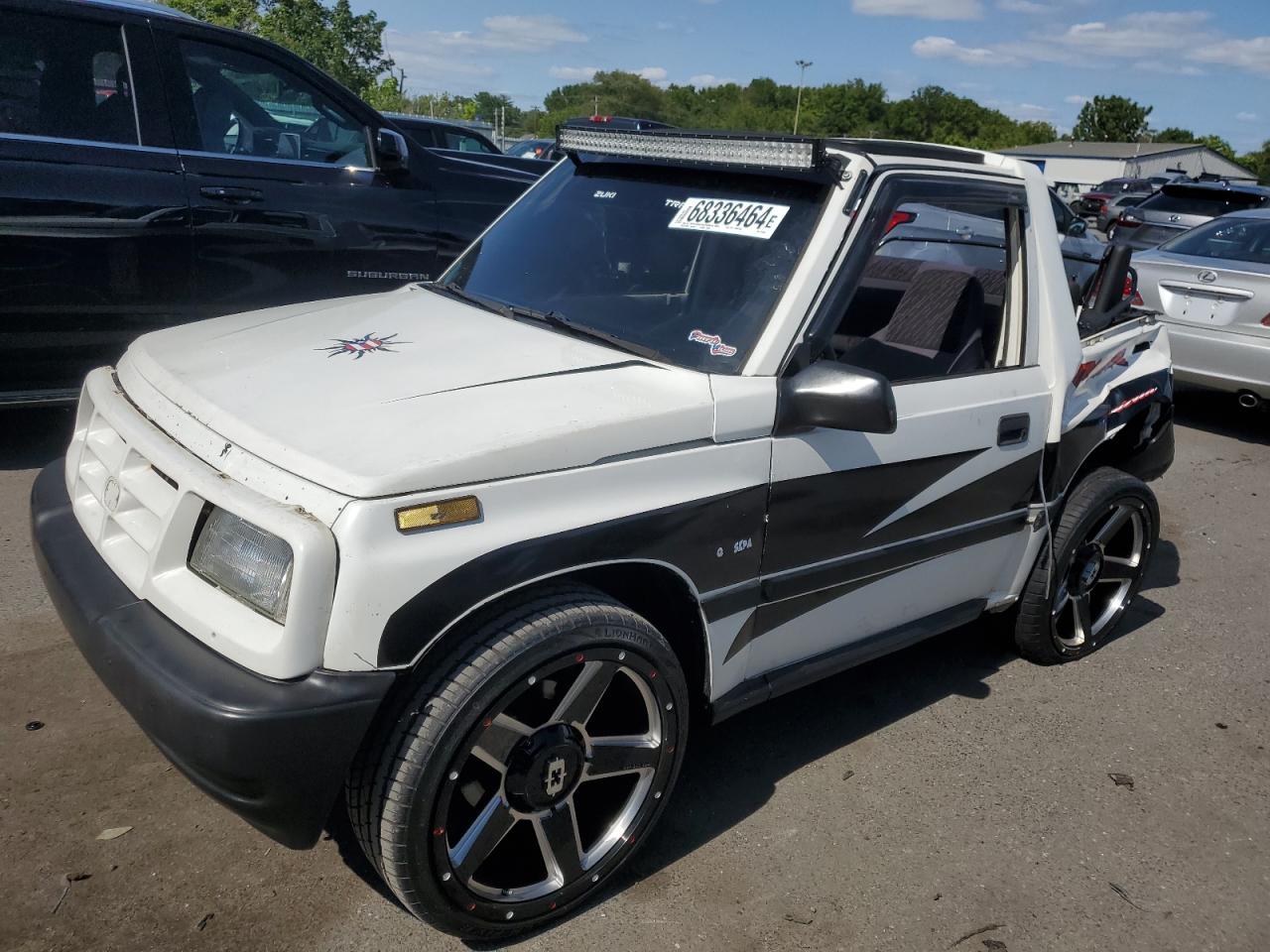 1996 Geo Tracker, VIN 2CNBJ1868T6914489 — Rear end
