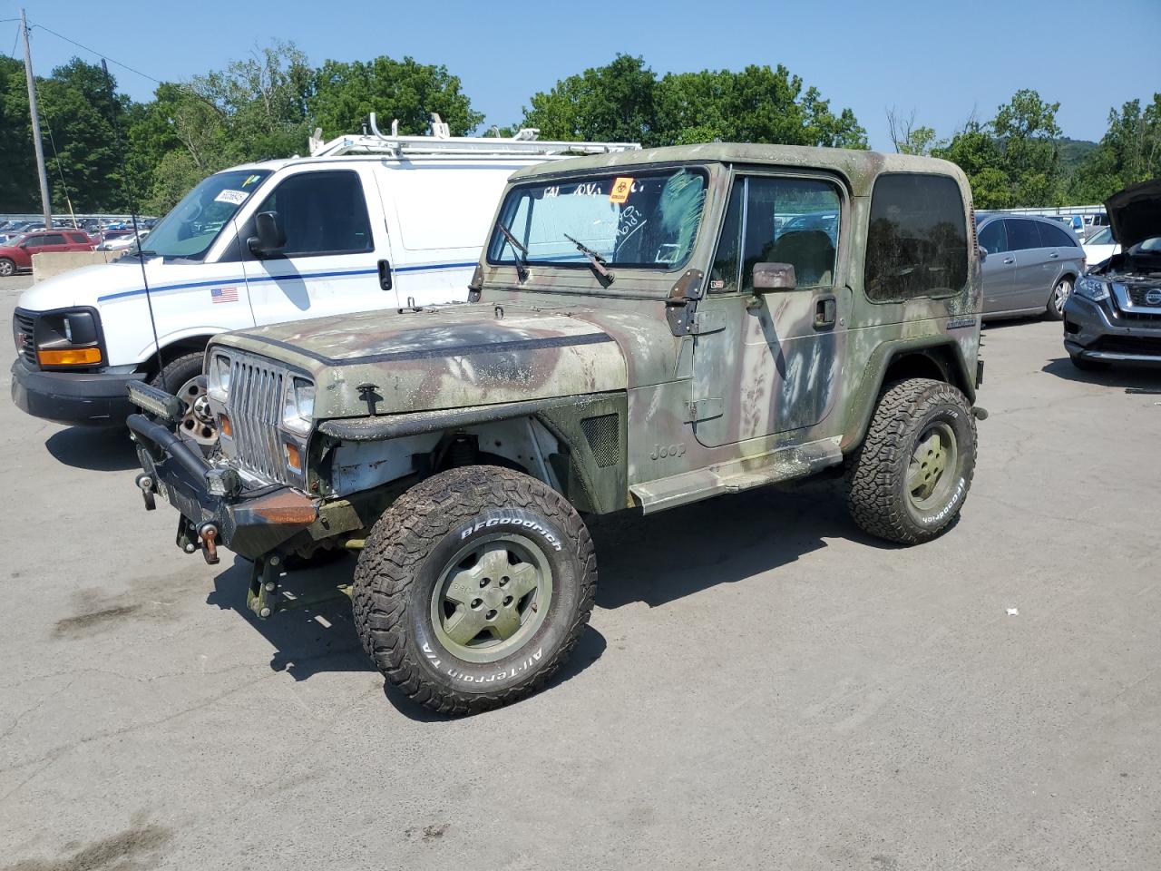 1989 Jeep Wrangler, VIN 2J4FY59T7KJ127326 — Front end