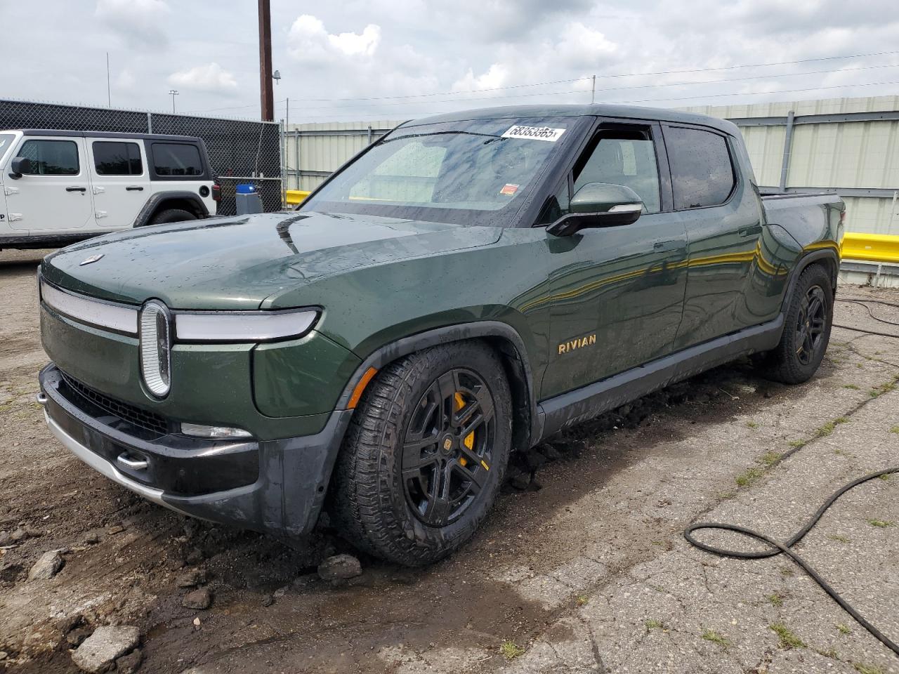 2022 Rivian R1T Launch Edition, VIN 7FCTGAAL2NN000495 — Auction photo 1 of 4