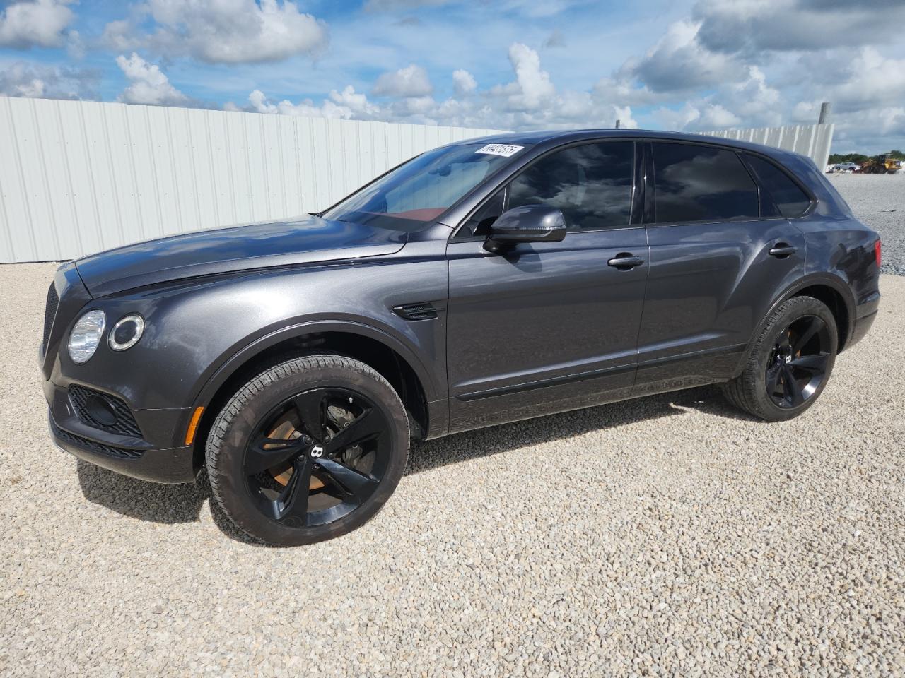 2018 Bentley Bentayga Signature, VIN SJAAC2ZV7JC019555 — Vandalism