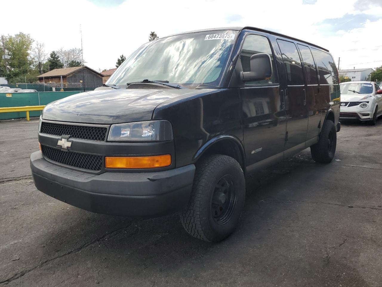 2003 Chevrolet Express G2500, VIN 1GCFH25T431136907 — Minor dents and scratches
