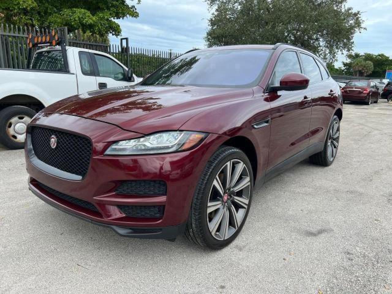 2017 Jaguar F-Pace 35t Prestige, VIN SADCK2BV2HA077734 — Minor dents and scratches