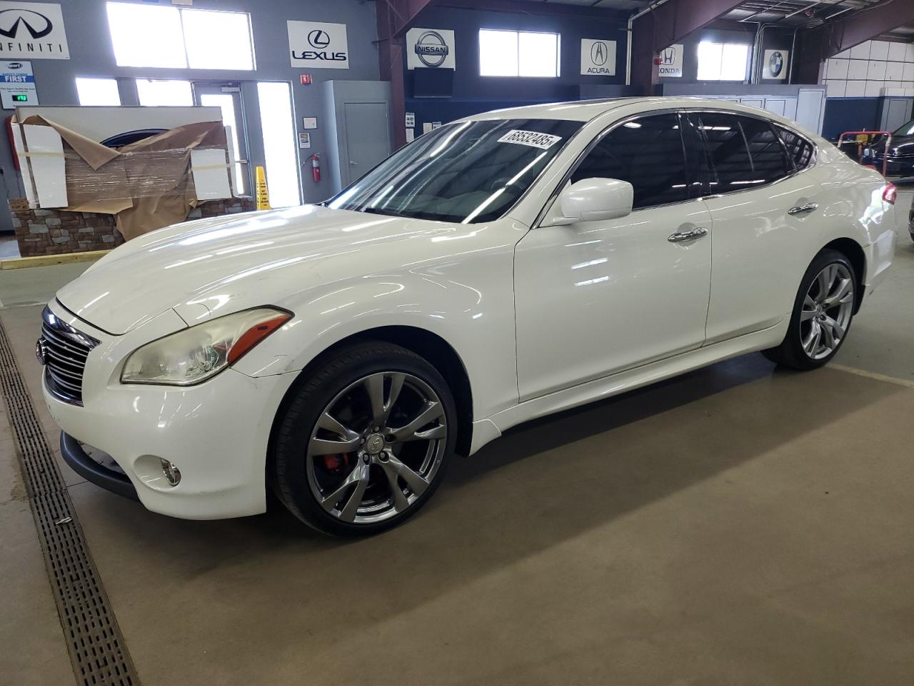 2011 Infiniti M, VIN JN1BY1AR2BM370367 — Auction photo