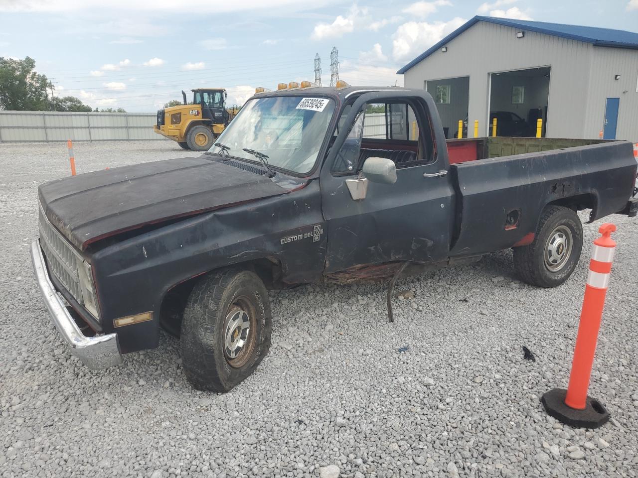 1985 Chevrolet Silverado 2500, VIN 1GCFC24H3FF350127 — Бок