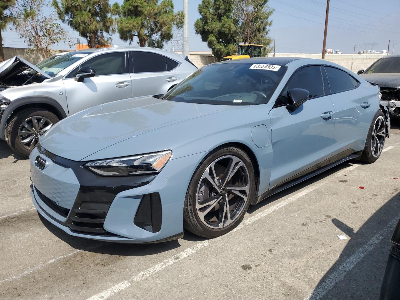 2024 Audi e-tron GT Premium Plus, VIN WAUCJBFW5R7004645 — Зад