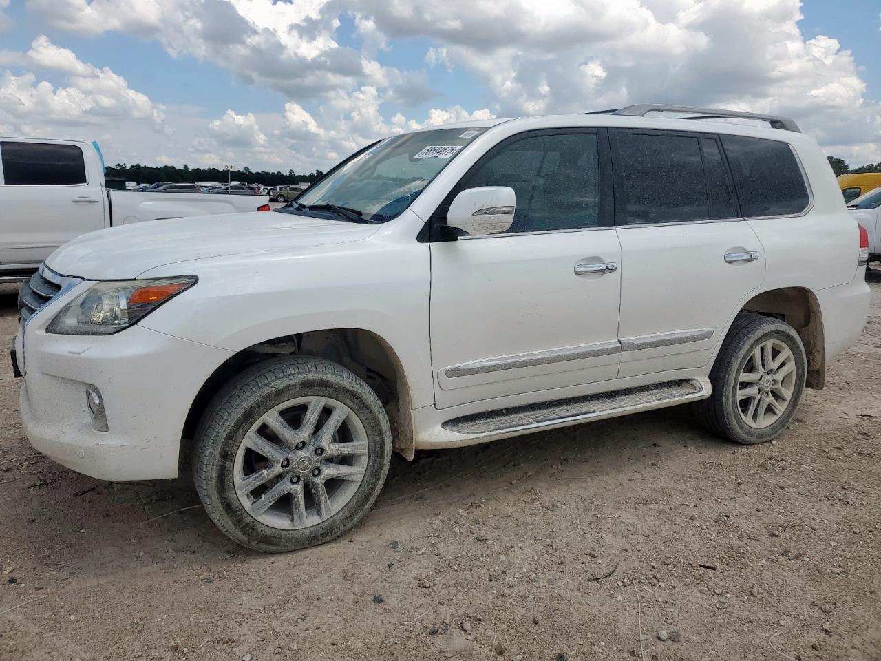 2015 Lexus LX 570, VIN JTJHY7AX9F4168458 — Normal wear