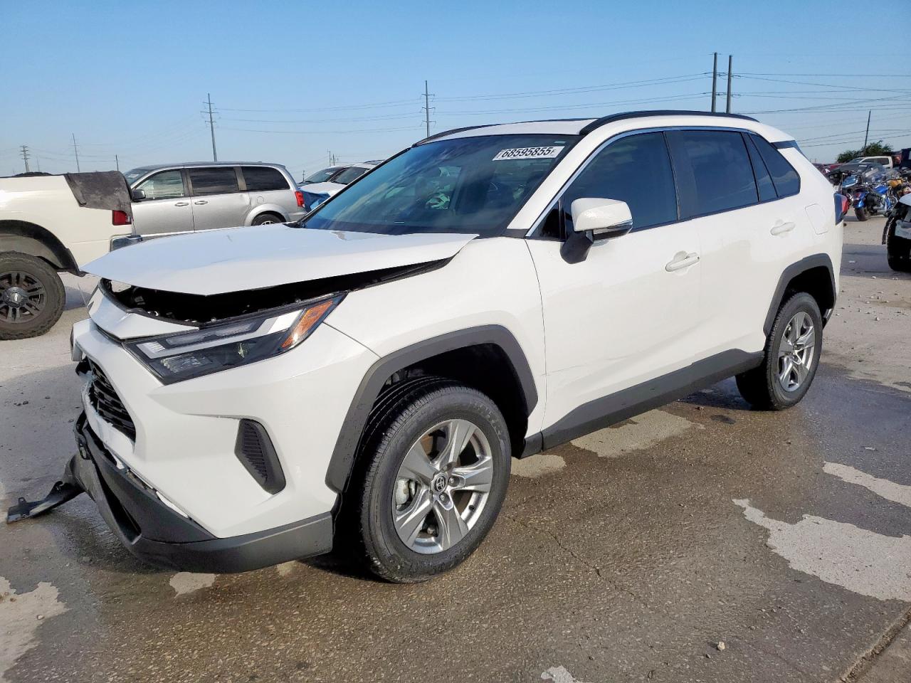 2025 Toyota RAV4 XLE, VIN 2T3W1RFV2SC309242 — Auction photo 1 of 15