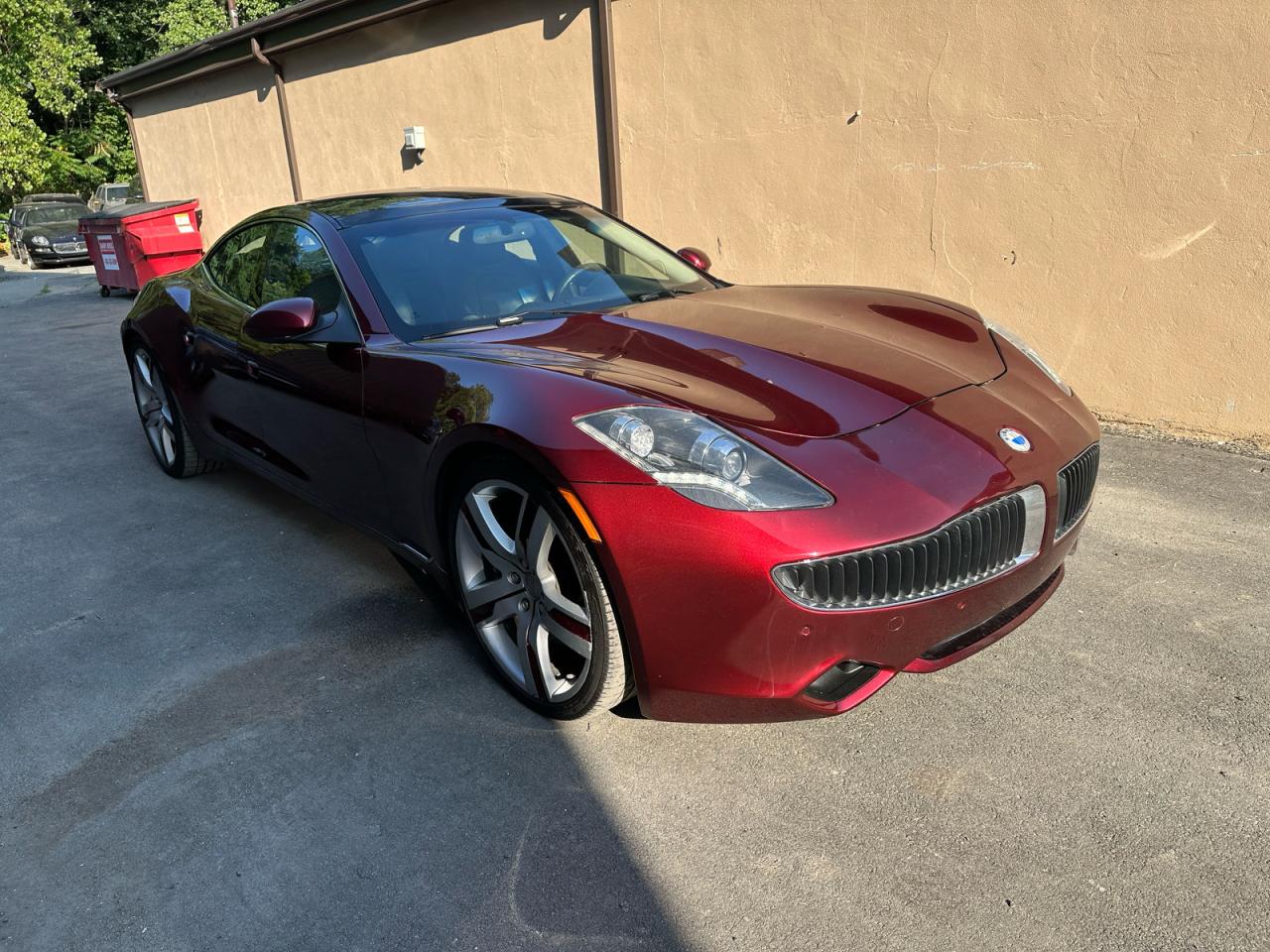 2012 Fisker Karma EcoSport, VIN YH4K14AA1CA000551 — Мелкие вмятины и царапины