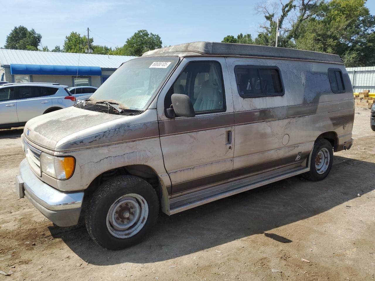 1992 Ford Econoline, VIN 1FDFE24H7NHB59304 — Minor dents and scratches