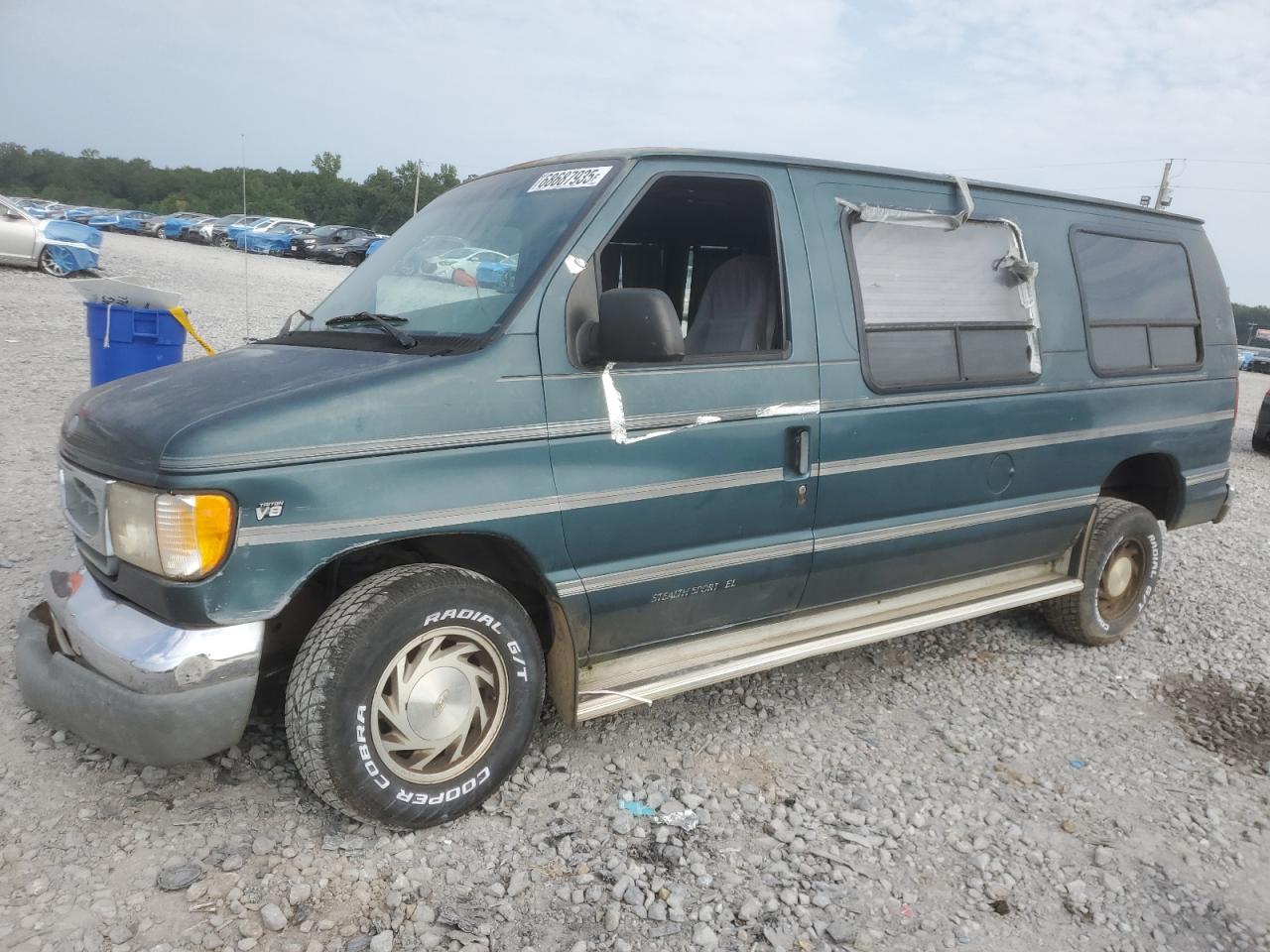 1997 Ford Econoline Commercial, VIN 1FDEE146XVHB36426 — Front end