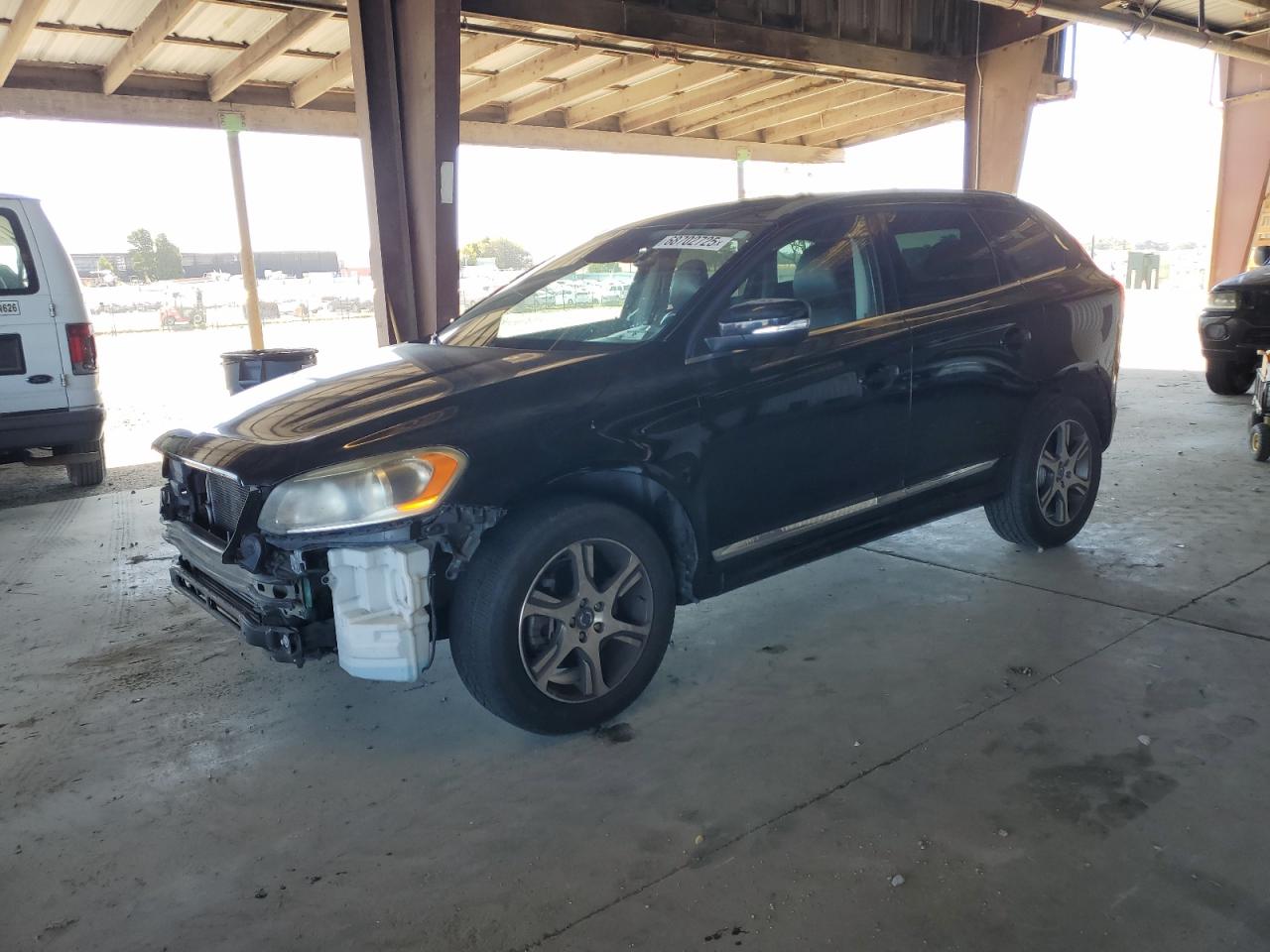 2015 Volvo XC60 T6, VIN YV4902RKXF2632019 — Front end