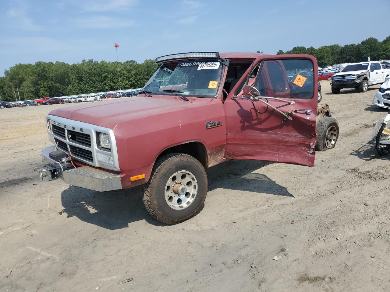 1992 Dodge D/W 250, VIN 3B7KM23C1NM508562 — All over