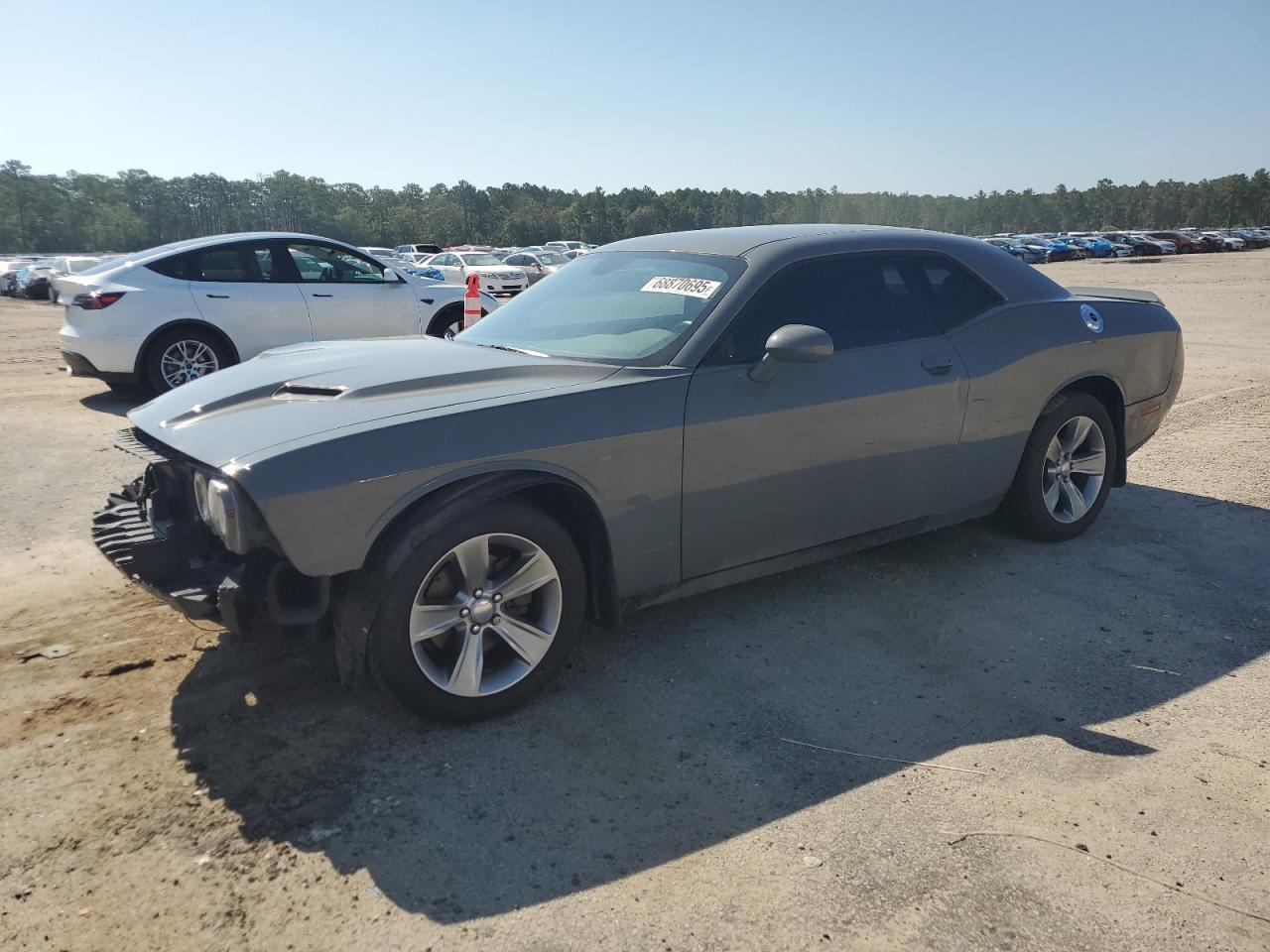 2019 Dodge Challenger SXT, VIN 2C3CDZAG7KH668916 — Front end