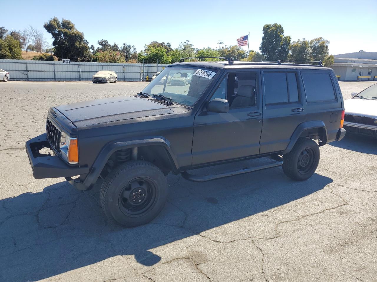 1988 Jeep Cherokee, VIN 1JCML784XJT042750 — Vandalism