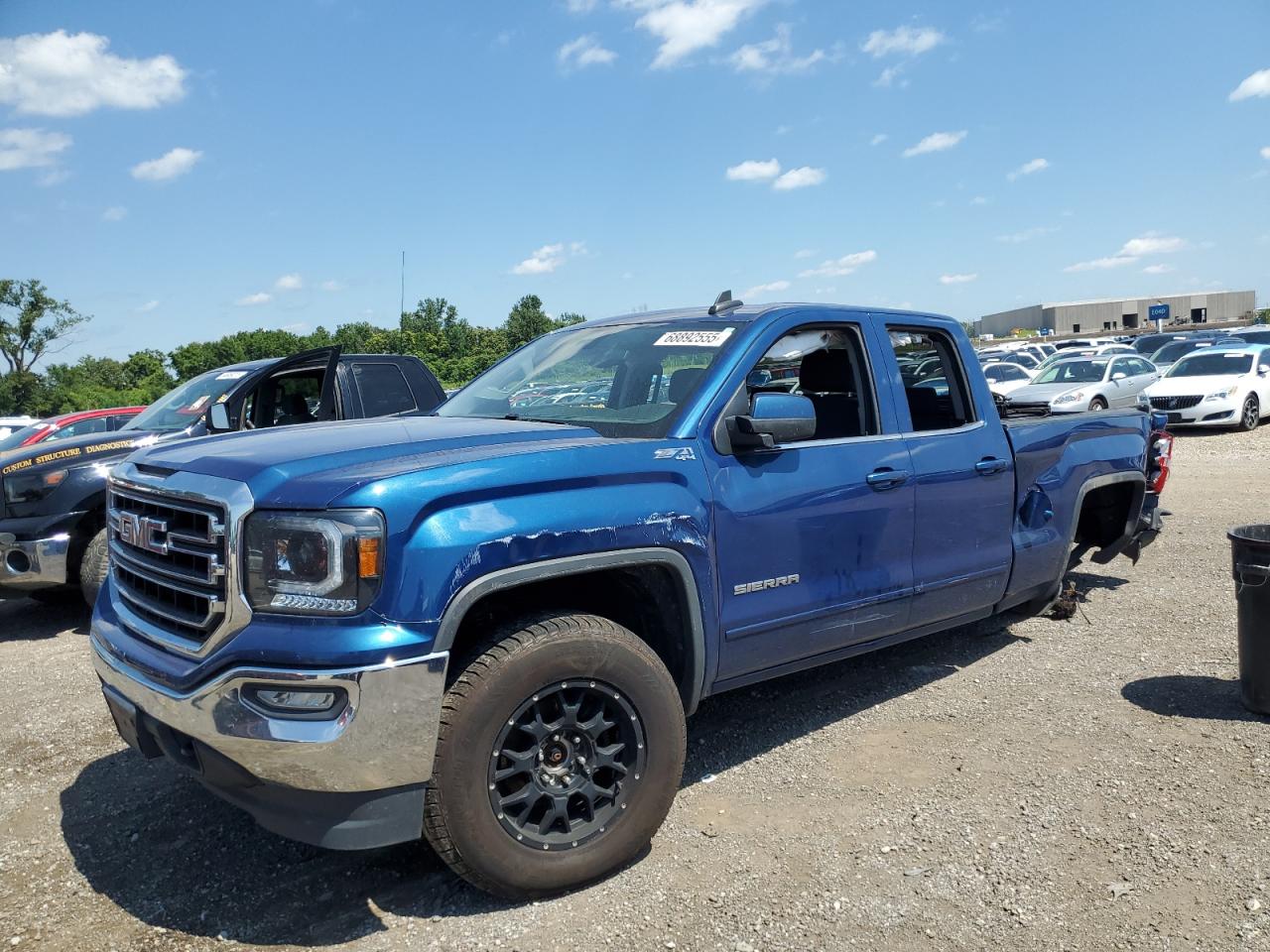 2018 GMC Sierra 1500 SLE, VIN 1GTV2MEC9JZ228179 — Side