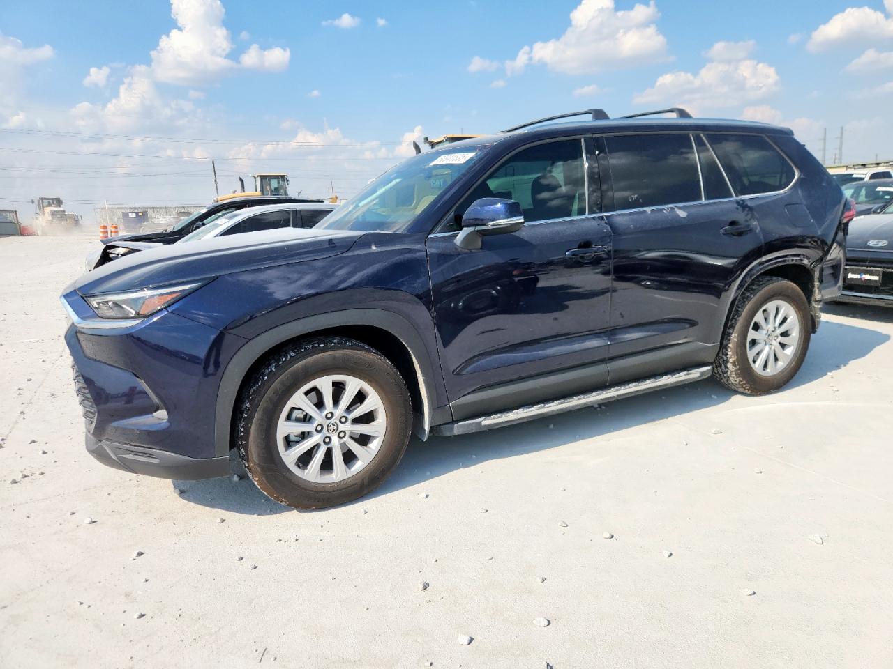 2025 Toyota Grand Highlander XLE, VIN 5TDAAAA54SS027400 — Зад