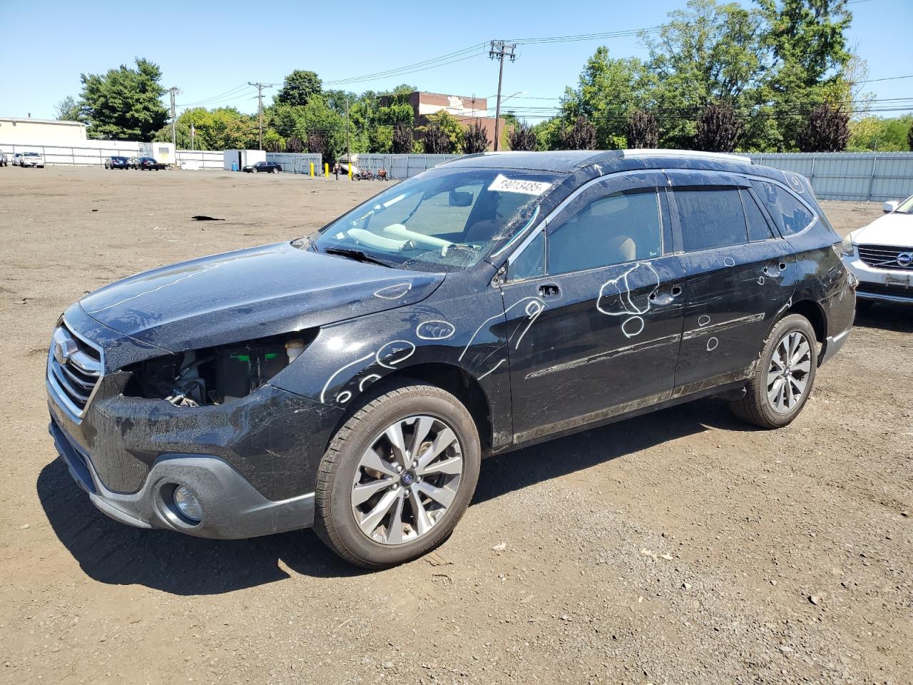 2019 Subaru Outback Touring, VIN 4S4BSATC5K3333726 — Фото с аукциона 1 of 13