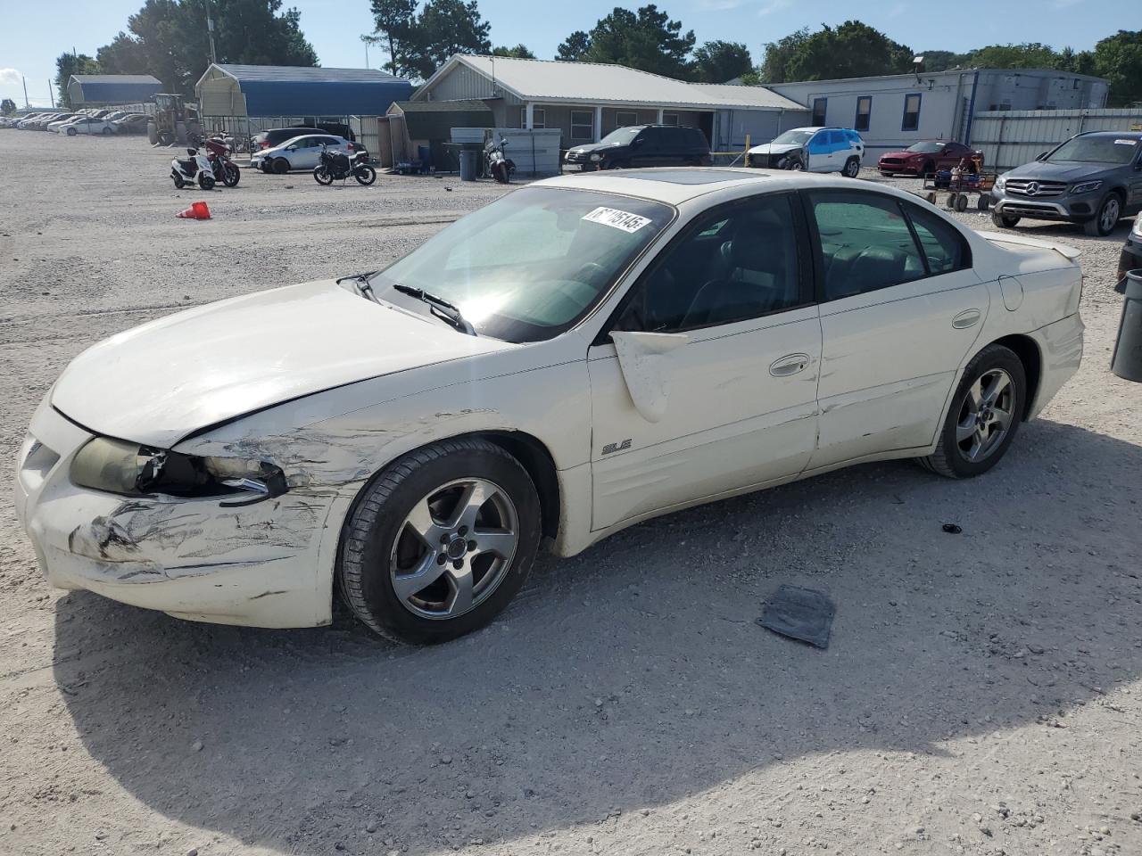 2003 Pontiac Bonneville SLE, VIN 1G2HY54K134111002 — Front end
