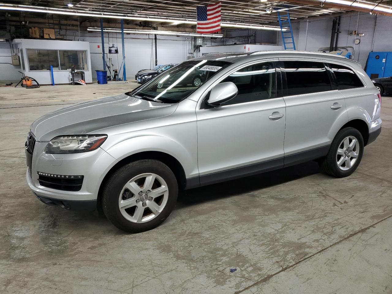 2013 Audi Q7 Premium Plus, VIN WA1LGAFE3DD008717 — Minor dents and scratches
