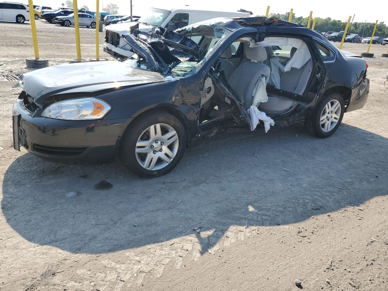2015 Chevrolet Impala LT, VIN 2G1WB5E34F1151580 — Side