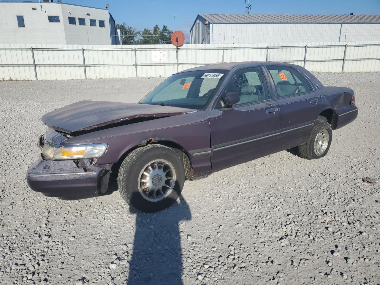 1995 Mercury Grand Marquis LS, VIN 2MELM75W4SX609179 — Frame damage