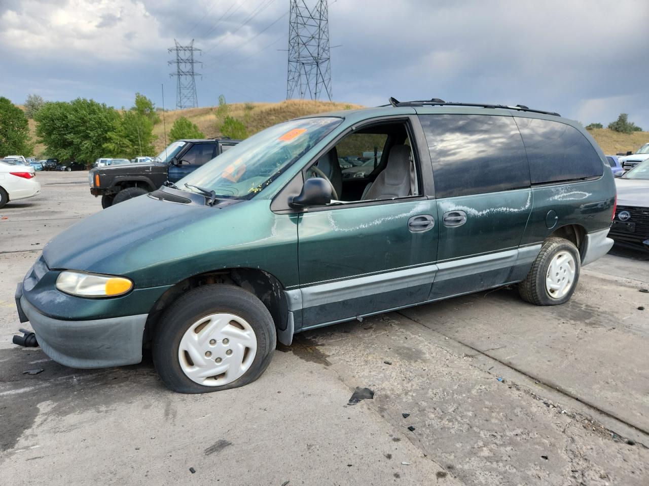 1997 Dodge Caravan SE, VIN 1B4GP44R7VB368758 — Бок